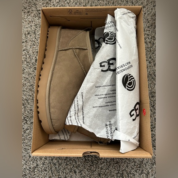 NEW Alpine RETIRED UGG Classic Ultra Mini - Picture 4 of 13